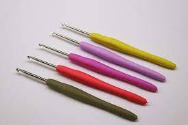 Read more about the article 7 Best Crochet Hooks For Beginners (with Reviews)